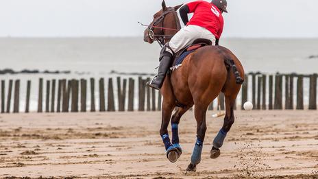 Beach polo : le polo gagne du terrain sur le sable
