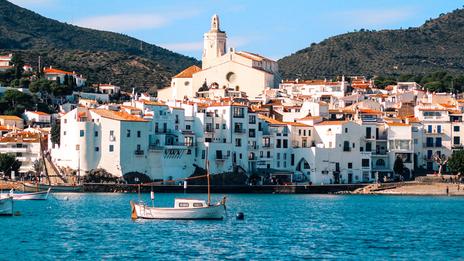 Cadaqués au printemps : le joyau blanc de la Costa Brava