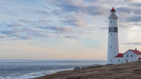 Phare de Point Amour : cap sur le géant du Labrador, entre été boréal, baleines et icebergs