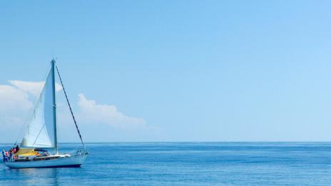 Monocoque, catamaran, aluminium, polyester : quel bateau choisir pour partir autour du monde ?