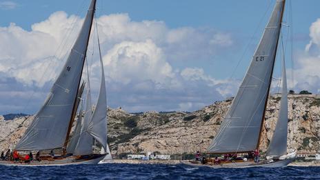 Voiles du Vieux-Port : la voile classique a enfin fait le show dans la rade de Marseille