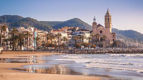 Sitges en juin : l’élégance catalane entre plages, culture et Méditerranée