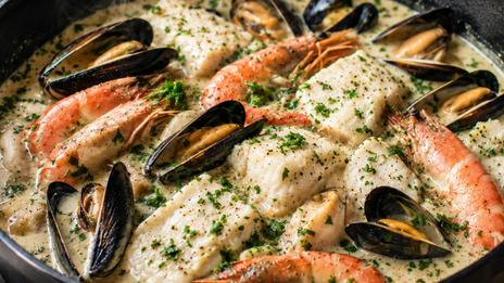 Marmite dieppoise : la grande spécialité normande qui célèbre les poissons et crustacés de la Manche