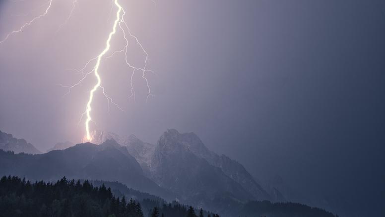 Canicule et vague de chaleur : des orages parfois violents menacent les Alpes du Sud ce vendredi