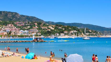 Le Lavandou, l’escale varoise qui sent déjà l’été