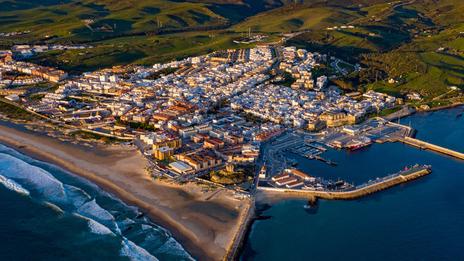 Tarifa au printemps : l’échappée andalouse entre plages sauvages, vent du large et horizon marocain