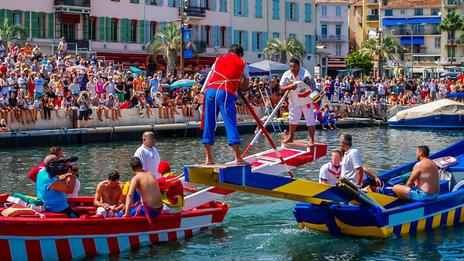 Joutes nautiques : l’art spectaculaire du duel sur l’eau