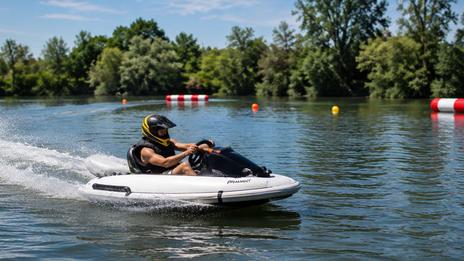 Aqua kart : où tester le karting sur l’eau cet été ?