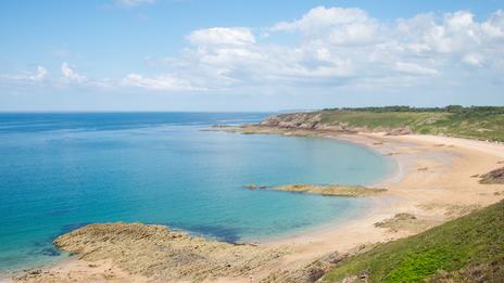 Qualité des eaux de baignade en Bretagne : un très bon niveau, mais une surveillance renforcée cet été
