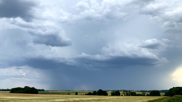 Orage vers la capitale, depuis le Vexin français jeudi 18 juin 2026 Actualités France