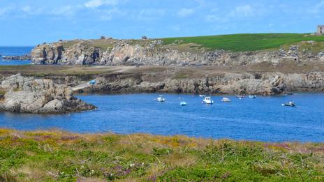 Fuir la canicule en Bretagne : pourquoi Ouessant est l’île parfaite cet été