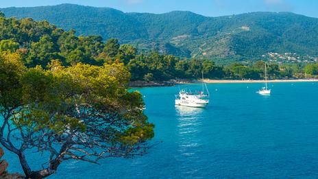 Croisière hors saison : et si le vrai luxe était de naviguer quand les autres rentrent ?