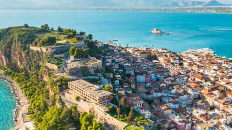 Nafplio en août : la première capitale de la Grèce moderne entre mer et forteresse