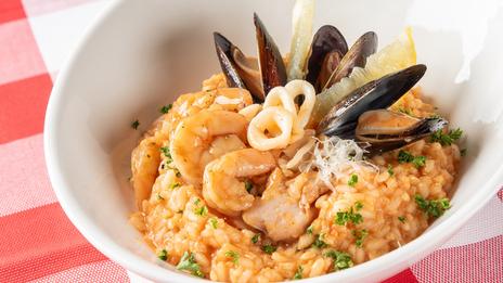 Risotto aux fruits de mer : le grand classique italien qui sublime les saveurs de la Méditerranée