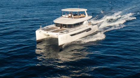 Essai Leopard 53 PC : un catamaran à moteur performant, confortable et… silencieux !