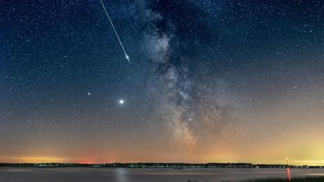 Double pluie d’étoiles filantes : un spectacle à guetter malgré la pleine Lune du Cerf