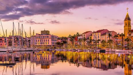 Escale à Sanary-sur-Mer : l'art de vivre provençal au rythme du port