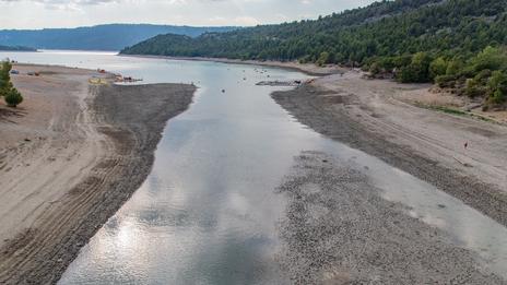 Sécheresse historique : les cours d'eau français atteignent un niveau critique