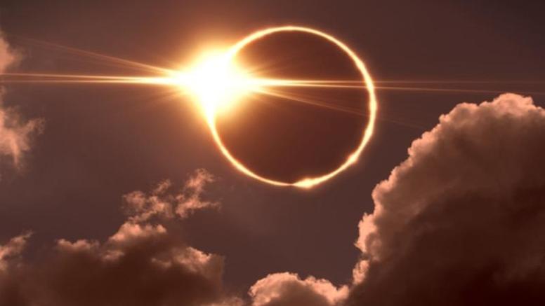 Eclipse J-4 : le brouillard côtier du soir peut-il gâcher l’observation de l’éclipse à la plage ?