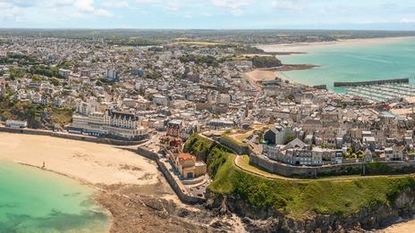 Granville en été : une escale normande entre cité corsaire, plages et grand large