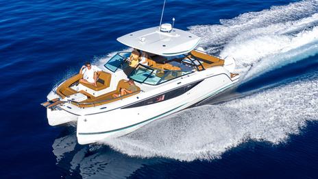 Jeanneau TH33 : deux coques pour réinventer le dayboat premium