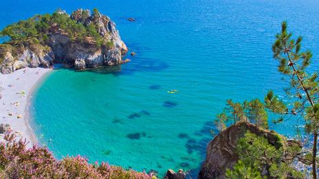 Crozon en août : la Bretagne sauvage entre falaises et eaux turquoise