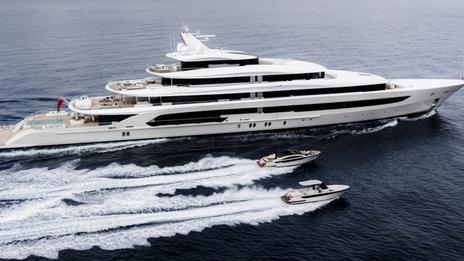 Le choc des giga-yachts : quand 100 mètres ne suffisent plus