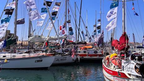 Golden Globe Race 2026 : les 16 skippers prennent leurs quartiers aux Sables-d’Olonne