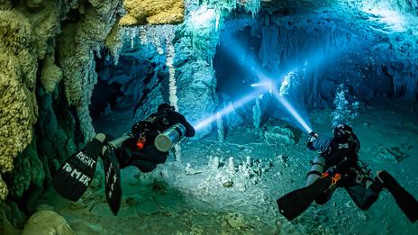 Plongée en grotte : pourquoi cette discipline reste la plus exigeante de toutes