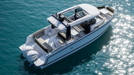 Jeanneau ouvre un nouveau chapitre avec l’EX 34, attendu au Cannes Yachting Festival