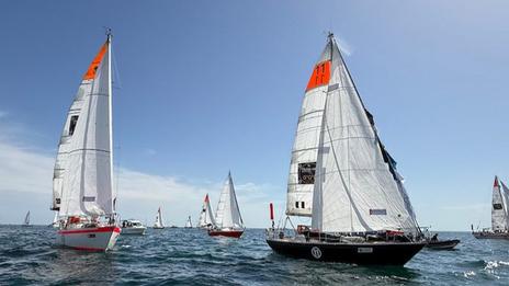 Golden Globe Race 2026 : à peine partis, les 16 marins entrent déjà dans le vif du sujet