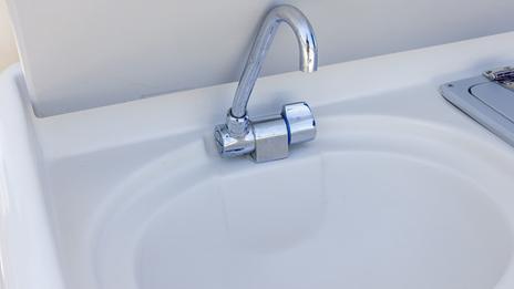 Eau douce à bord : comment la garder potable ?
