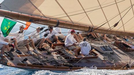 Tuiga retrouve Les Voiles de Saint-Tropez avec un équipage de haut vol