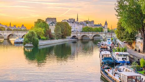 Naviguer sur la Seine à Paris en 2026 : les règles à connaître avant la traversée