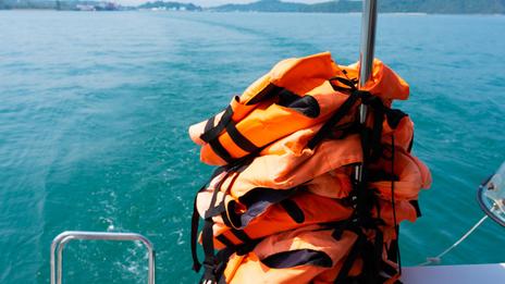 Sécurité en mer : les 5 équipements vraiment indispensables
