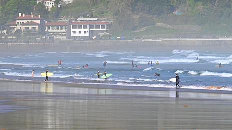 Pourquoi l’automne est la meilleure saison pour les surfeurs confirmés sur la Côte basque