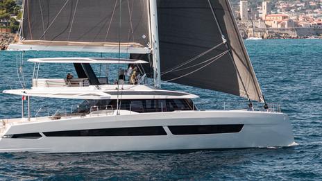 Essai FPY 70S : Fountaine Pajot invente le yacht qui aime naviguer à la voile…