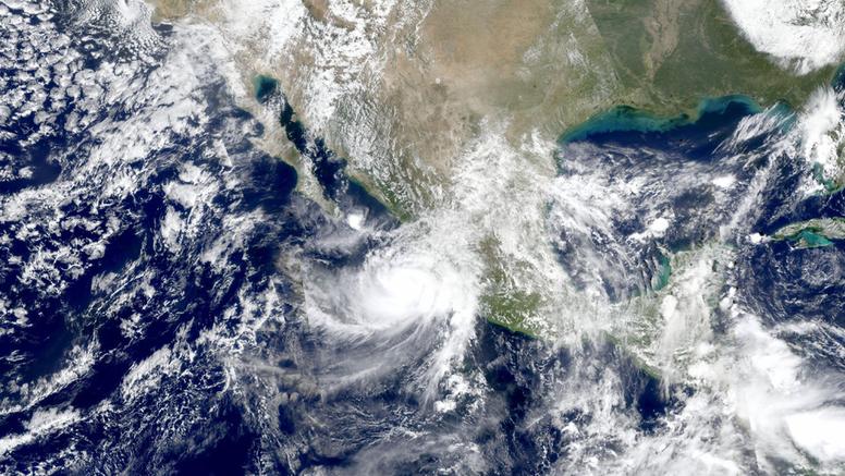 Ouragan Simon au Mexique : des inondations malgré une trajectoire qui reste en mer