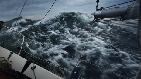 Quand faut-il vraiment quitter son bateau et embarquer dans la survie ?