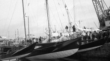 Route du Rhum : ces bateaux hors norme qui ont marqué l’histoire de la course