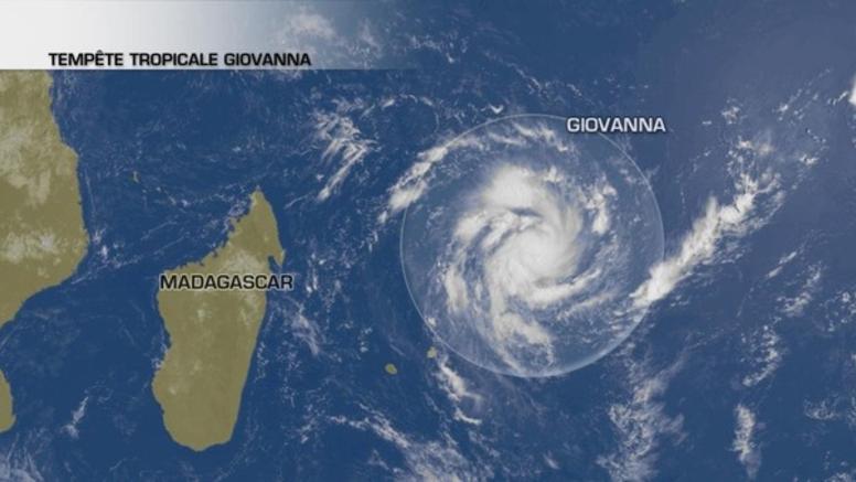 Cyclone Giovanna : l'île de la Réunion menacée ?