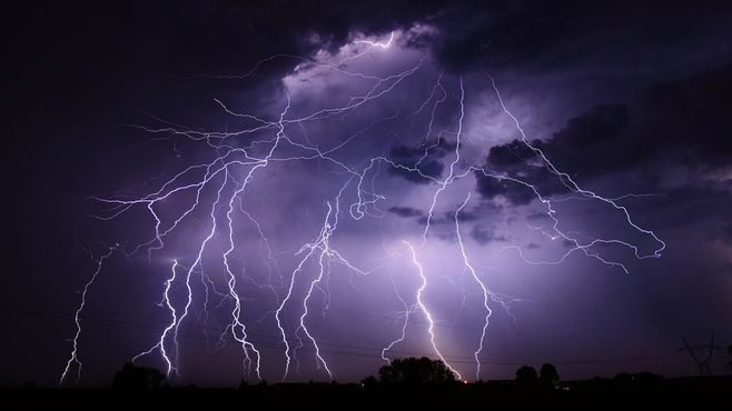 SUIVI des orages : les orages se généralisent dans le couloir rhodanien - Actualités La Chaîne Météo