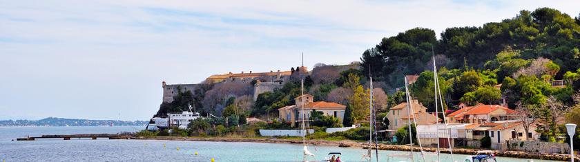 Escale aux îles de Lérins : nature, histoire et mouillage au large de Cannes