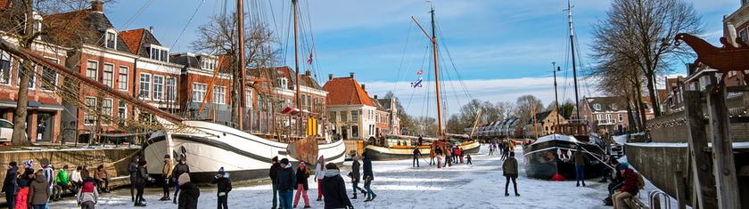 Dokkum en hiver, quand les canaux se transforment en patinoires naturelles