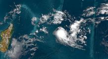 Cyclone Dudzai dans l'océan Indien : va-t-il toucher l'île de la Réunion ?