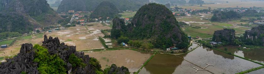 La baie d’Ha Long terrestre : naviguer sans mer au cœur du Vietnam