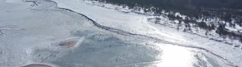 VIDÉO - Mer Baltique gelée en Pologne : quand la glace transforme Gdańsk en paysage polaire
