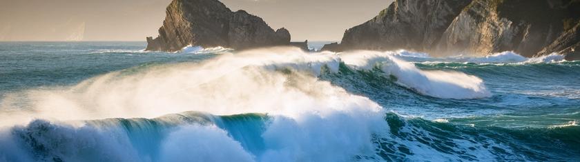 Meilleurs spots de surf en Espagne : les destinations incontournables pour tous les niveaux