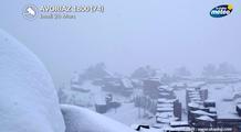 Retour de l'hiver en montagne : 30 cm de neige dans le Jura, fort risque d'avalanches dans les Alpes