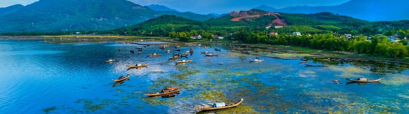 D’avril à mai, la lagune de Tam Giang propose une excursion nature et locale qui change vraiment d’un séjour à Hué